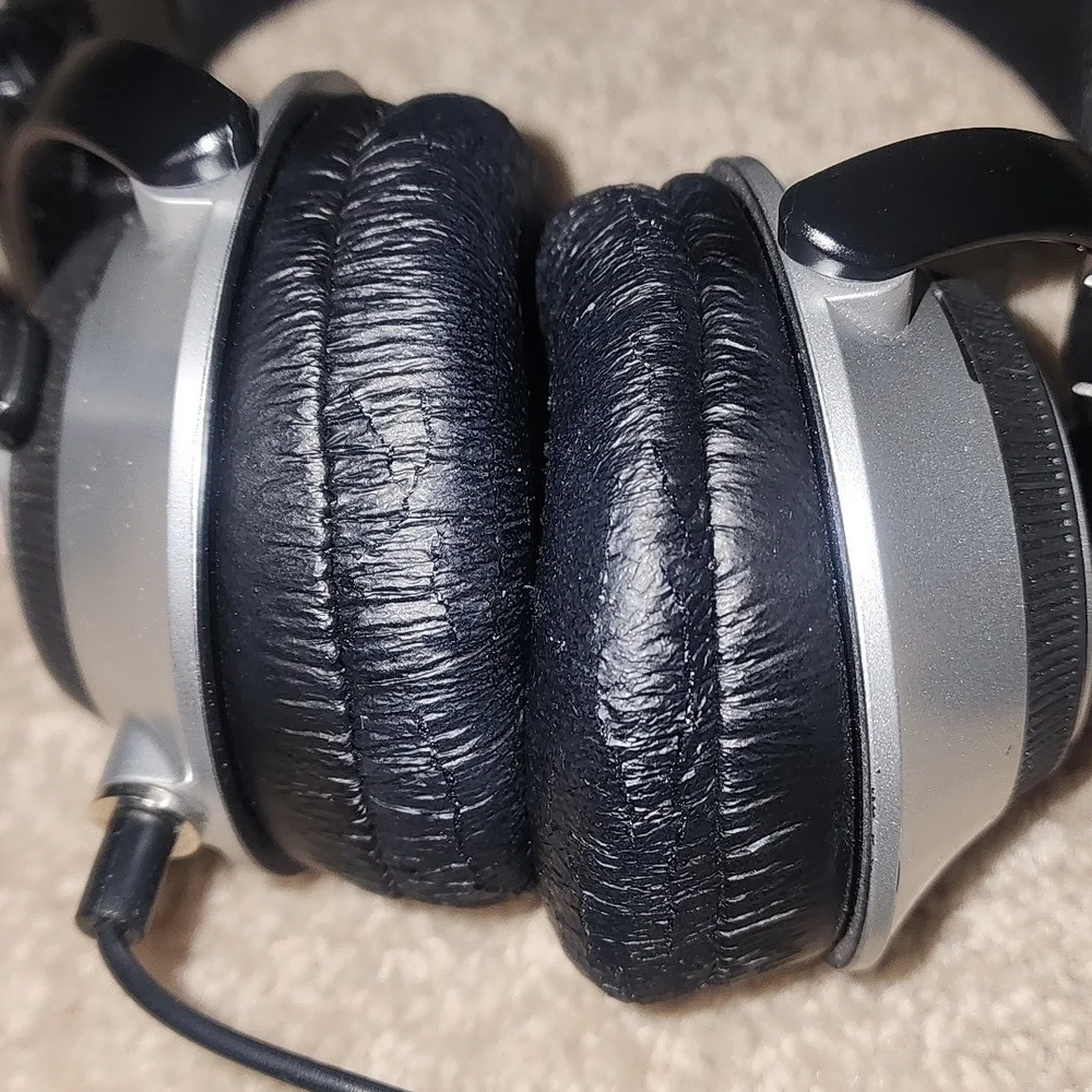 Gigaware headphones with microphone and 4-port hub - Picture 2 of 4